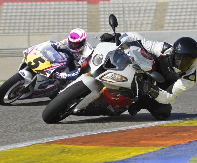 Time Travel: Modern bike v old GP bike