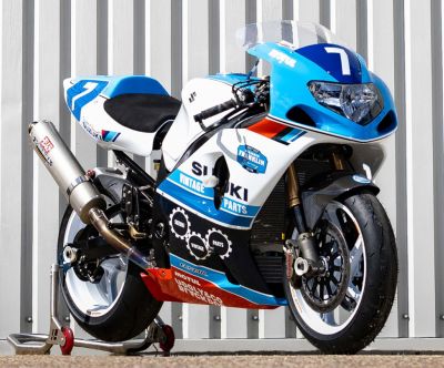 TEAM CLASSIC SUZUKI REVEALS GSX-R1000 K1 RACER