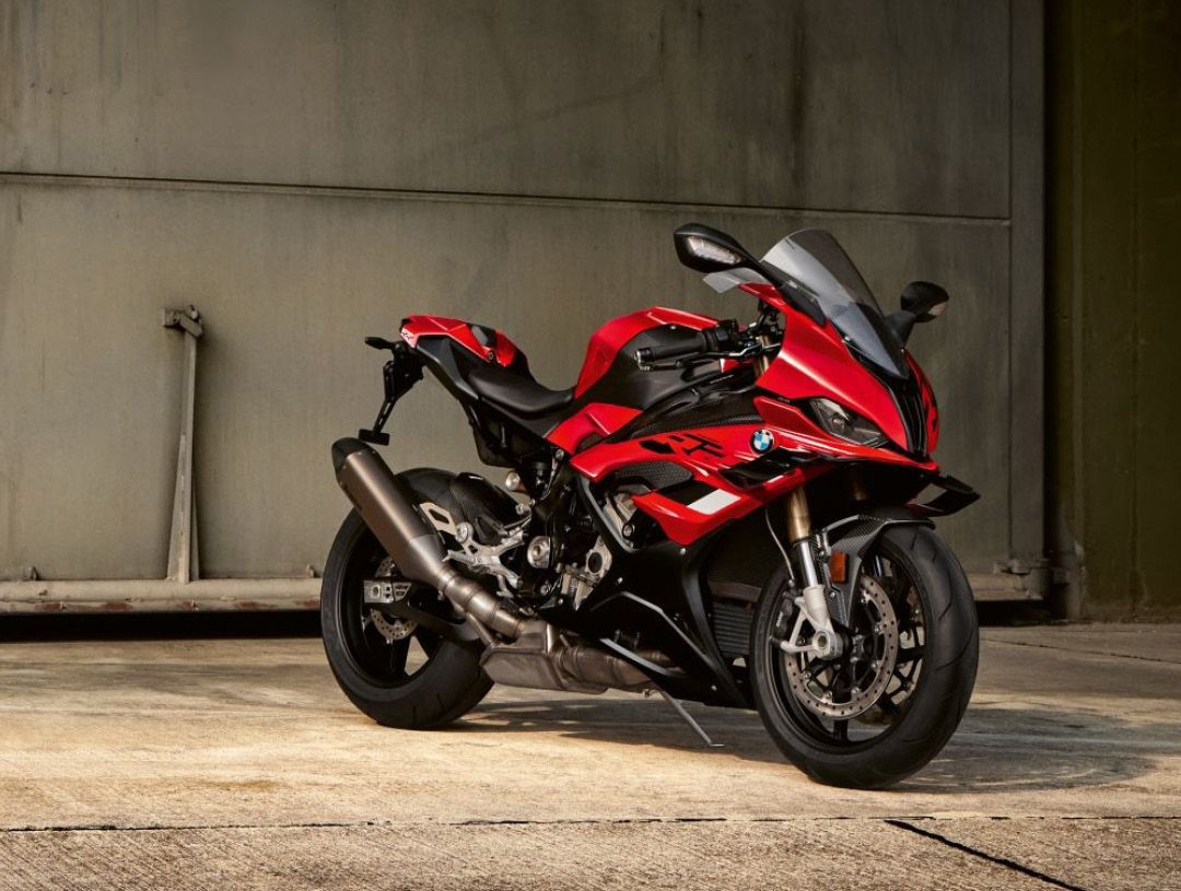 2023 BMW S 1000 RR in red