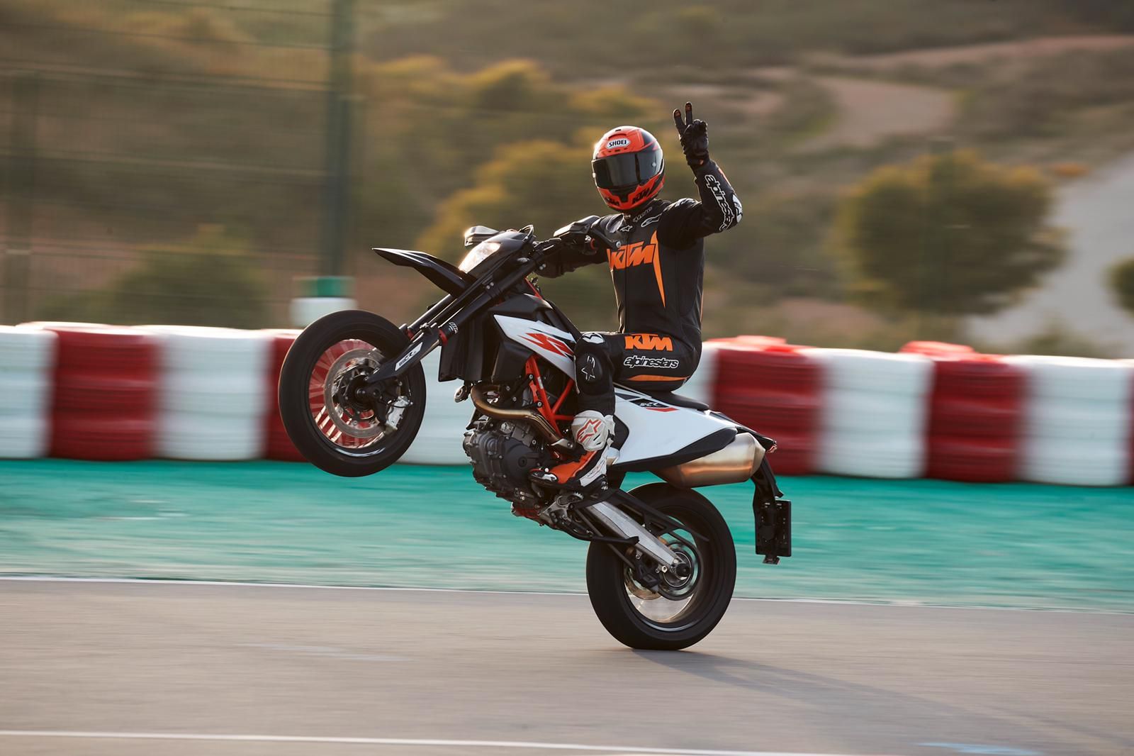 Luke Brackenbury KTM 690 SMC R wheelie