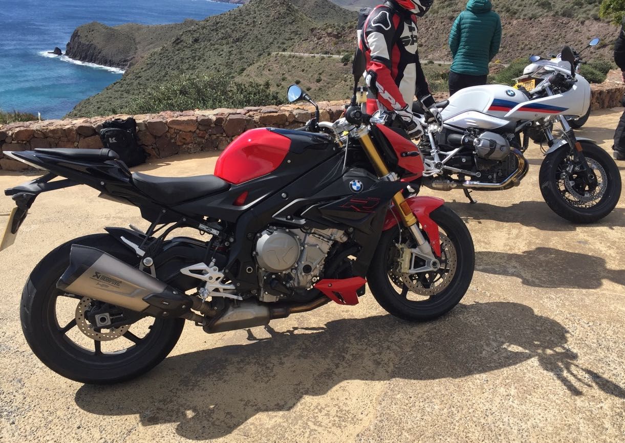 BMW S1000R and RnineT on tour