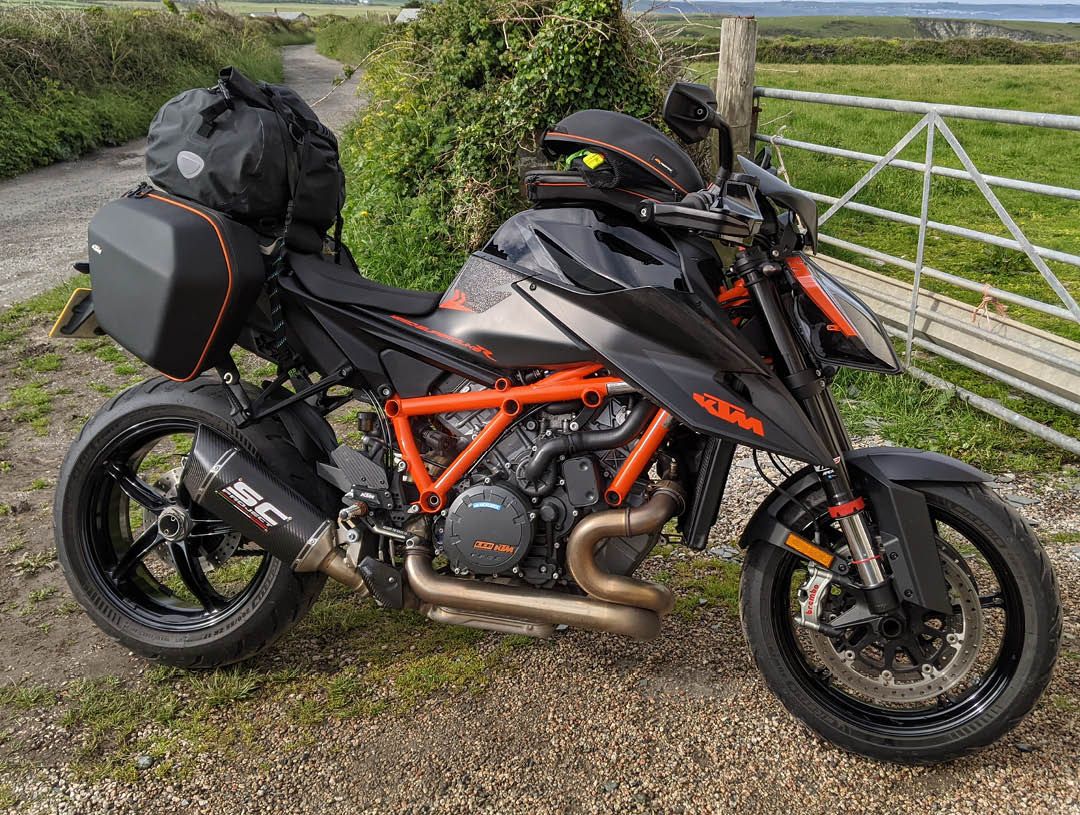 KTM 1290 SUPER DUKE R touring luggage screen panniers