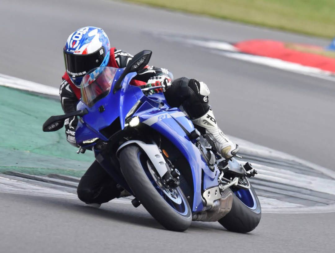 Yamaha R1 Silverstone track tuition