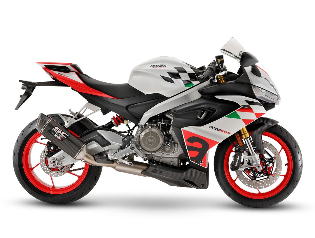 Aprilia RS660 Extrema right side studio static