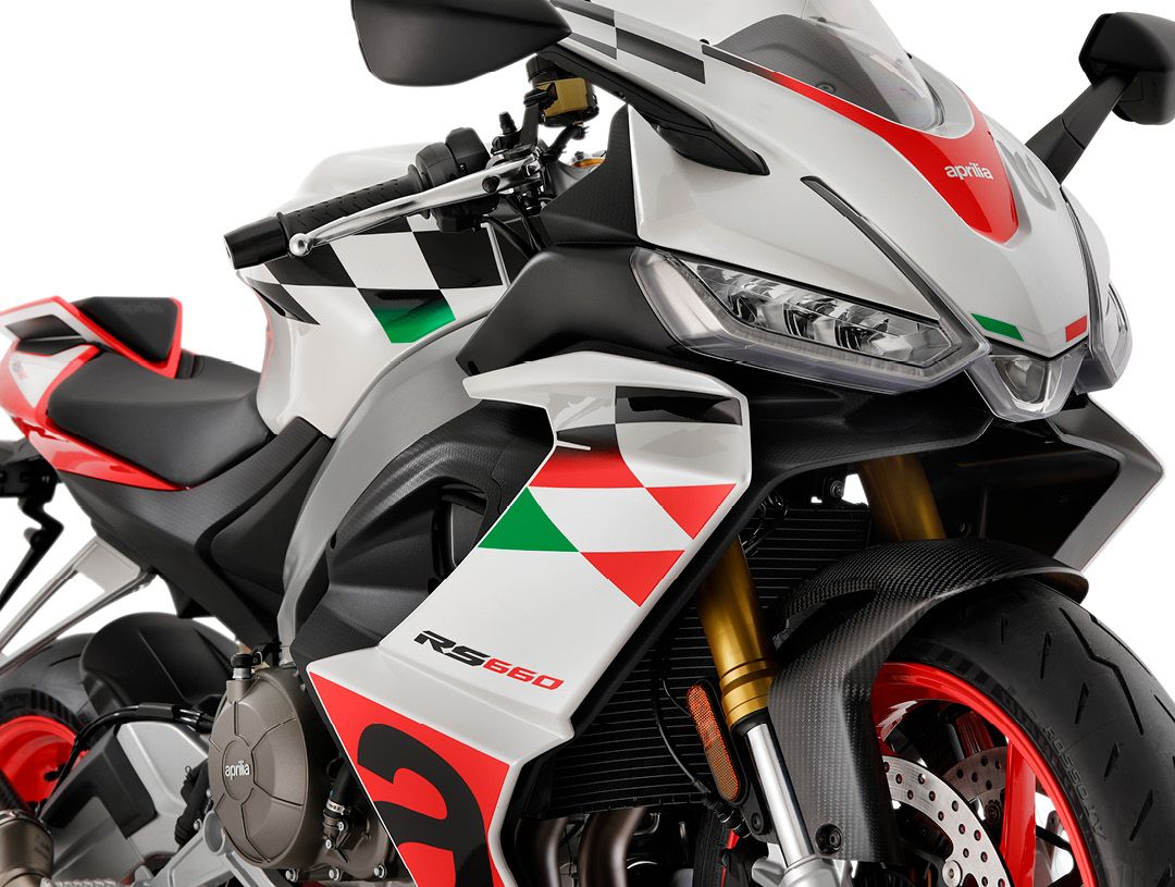 https://www.bemoto.uk/uploads/wysiwyg/aprilia-rs660-extrema-e-cms-listing-image-1080-815-1080x_.jpg?token=6b07c3672025af60b0c00e34fff302b5