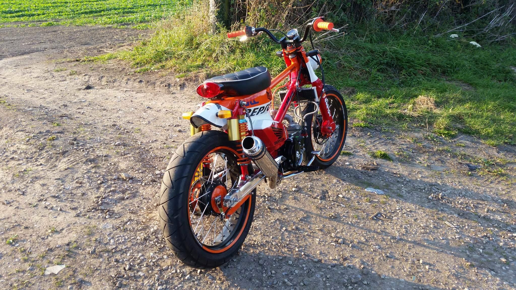 Repsol Honda Cub C90 Rear