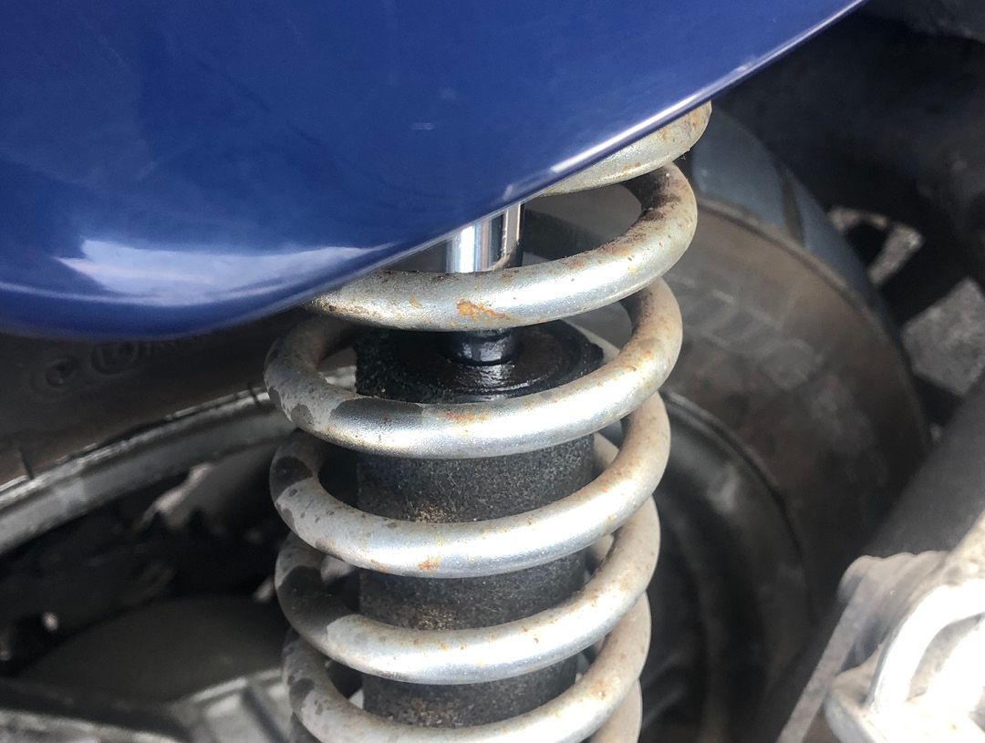 Honda CB500 leaking shock