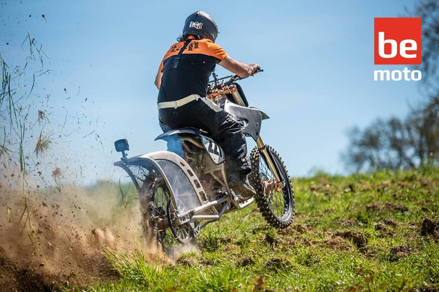 Custom CR1000 2-stroke dirt bike hill climbing