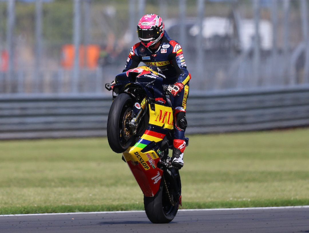 Davey Todd Milenco Padgetts Honda Fireblade Wheelie photo by DoubleRed