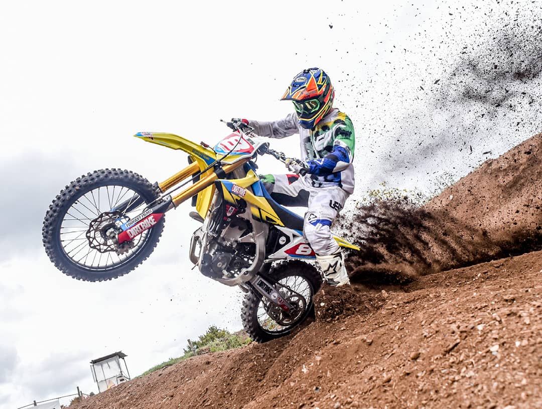 Motocross Bike spraying dirt