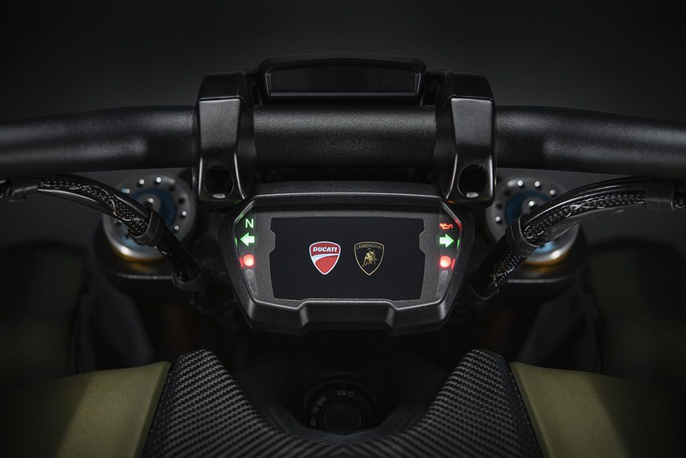 Ducati Diavel 1260 Lamborghini TFT dashboard