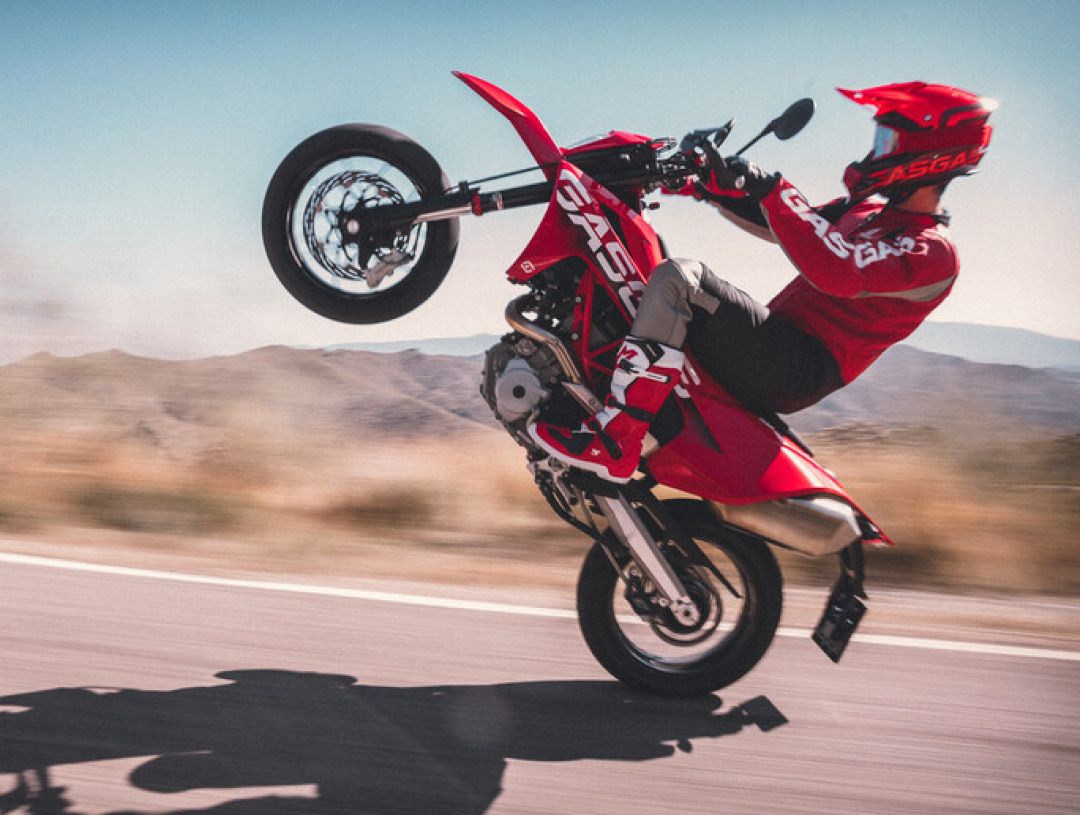 GASGAS SM700 Supermoto wheelie