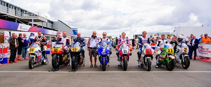 Freddie Spencer lined up with other GP Legends on classic race bikes