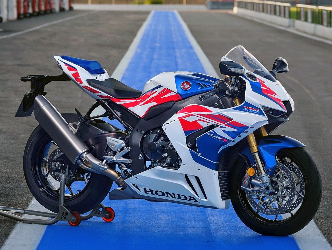 2022 CBR1000RR-R Fireblade SP 30th Anniversary right side exhaust 