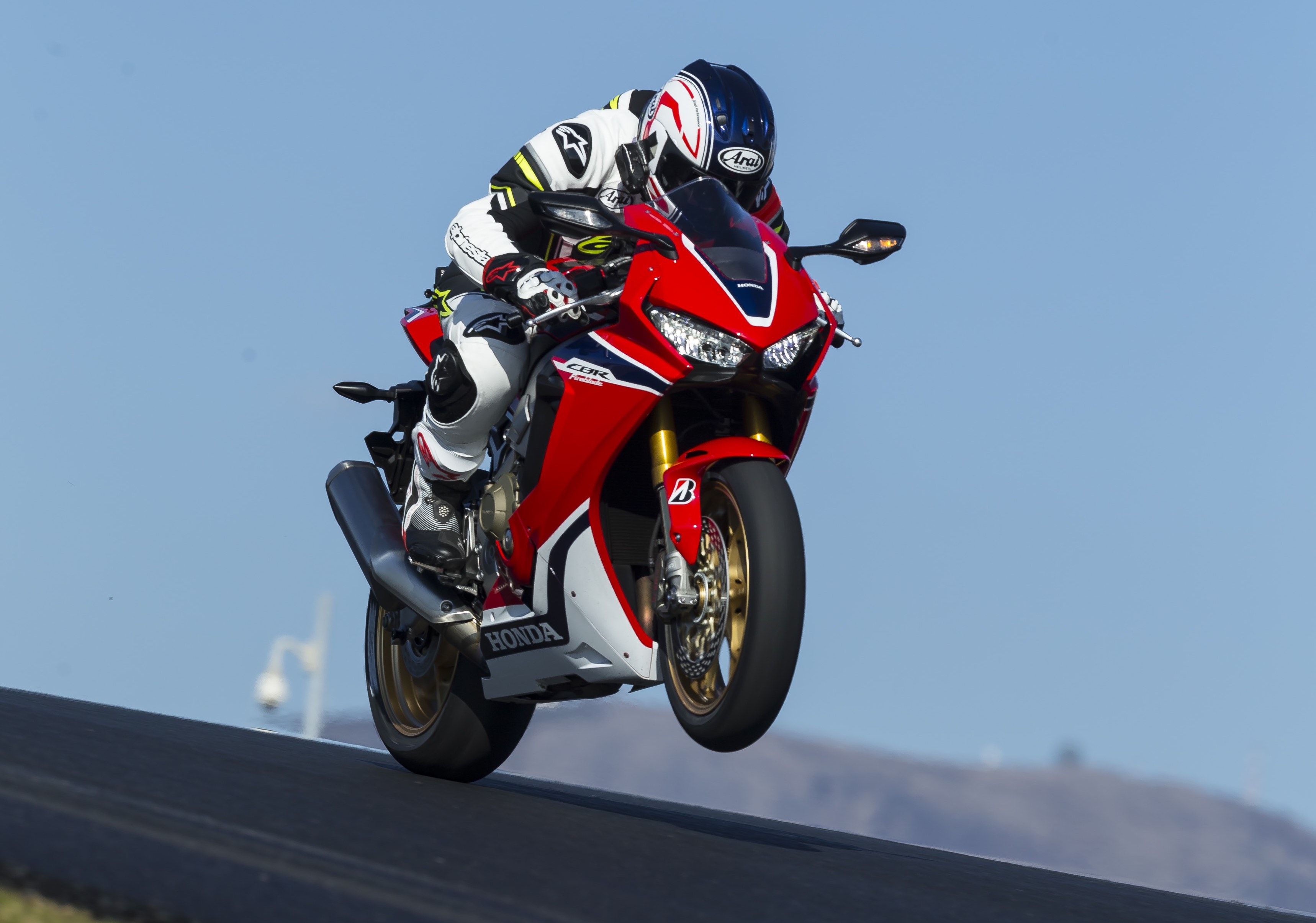 Honda Fireblade Wheelie