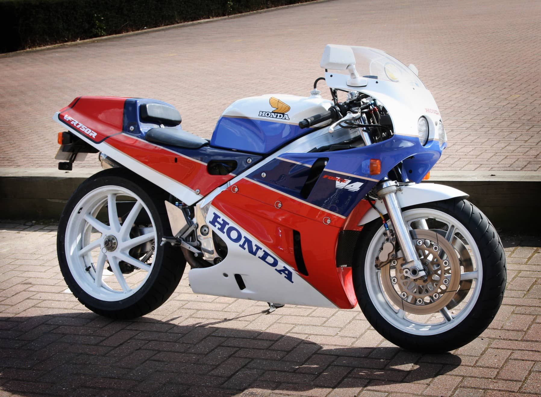 Honda RC30