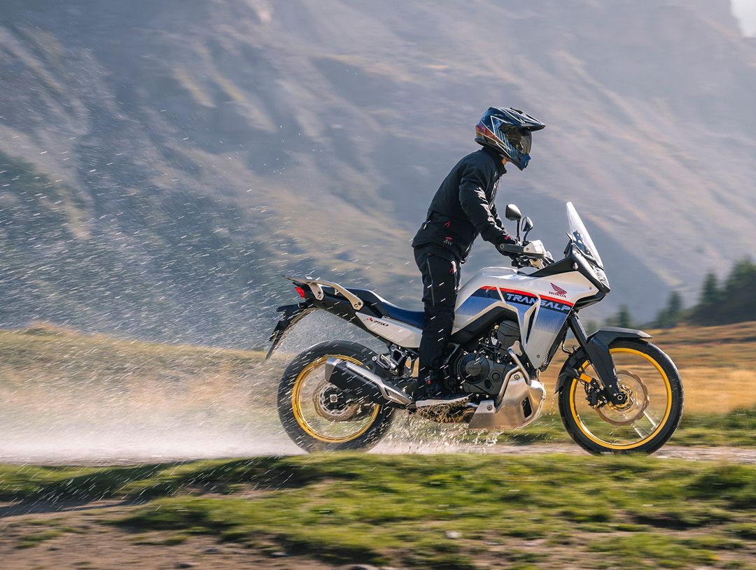 Honda XL750 Transalp 2023 riding off road