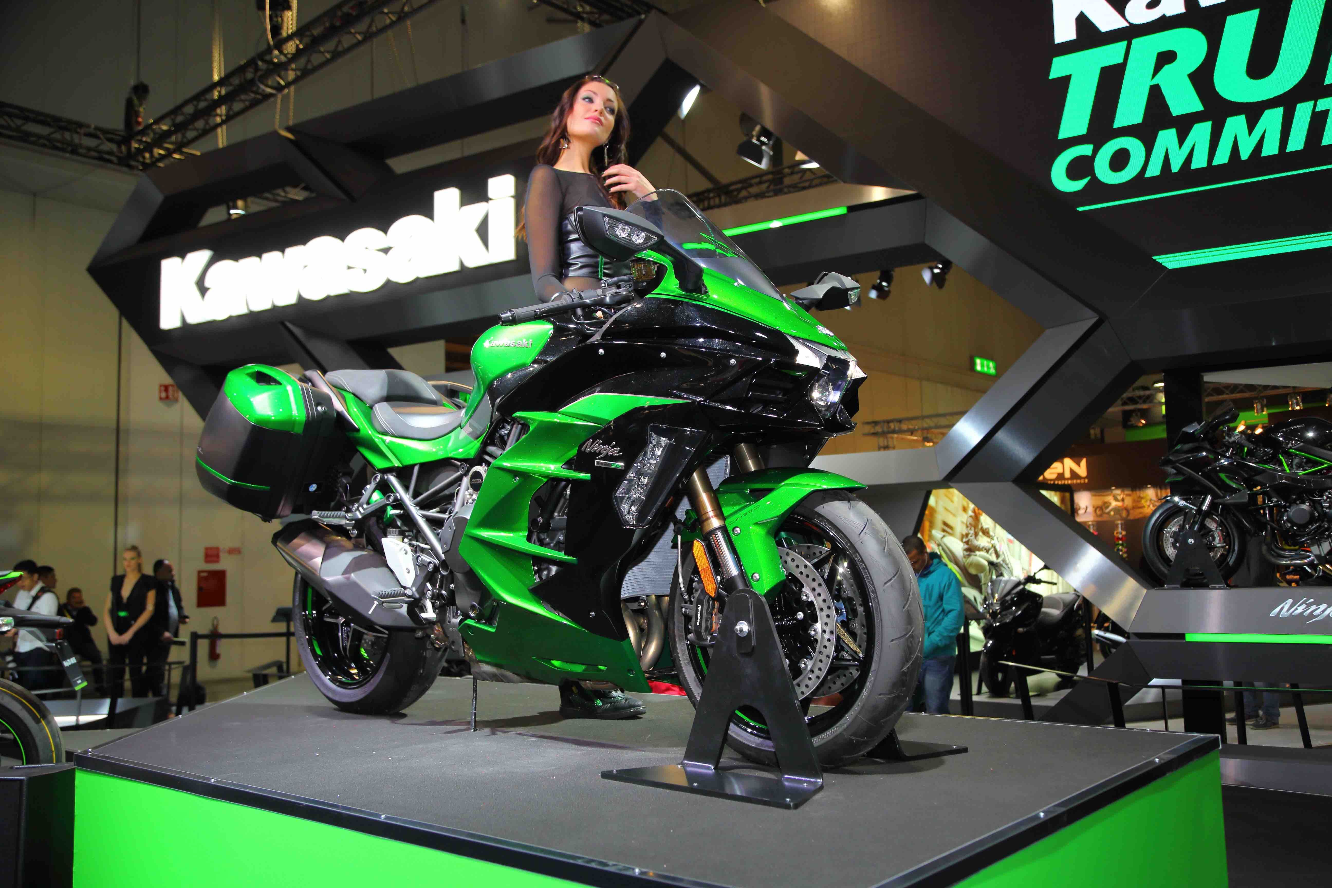 Kawasaki H2 SX Sport Tourer 2018