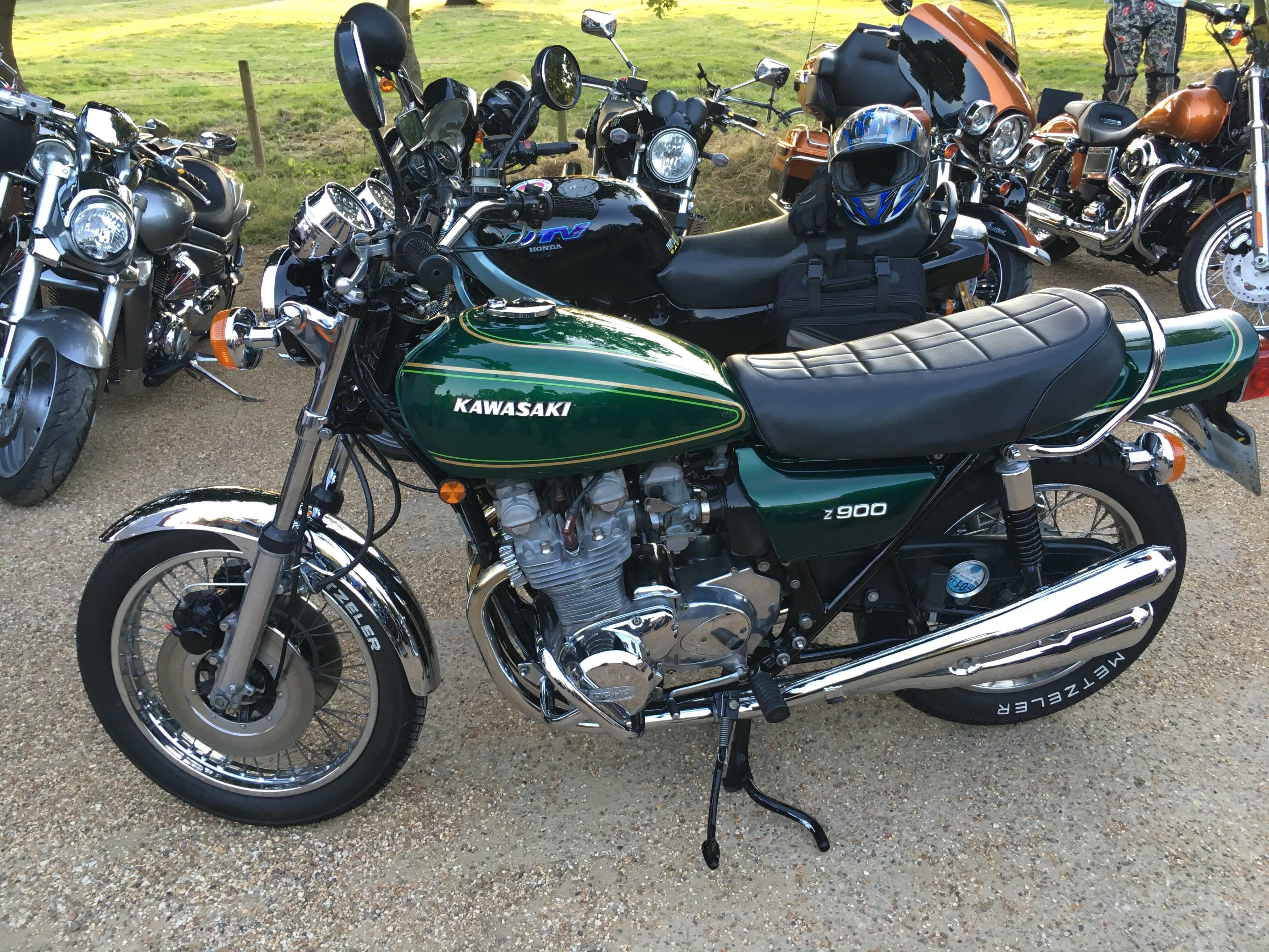 Kawasaki-Z900 in Green