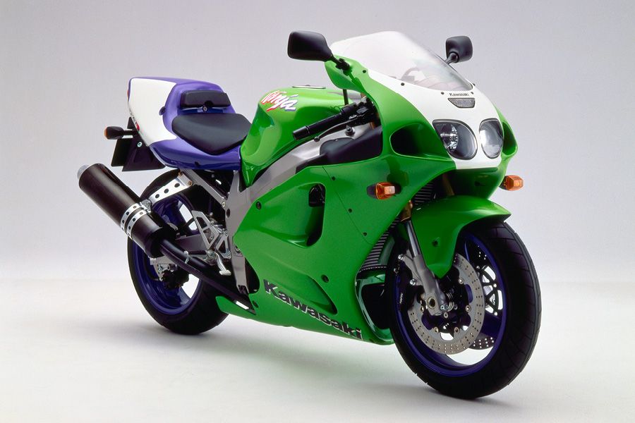 Kawasaki ZX-7RR 1996 studio static photo from Kawasaki Europe