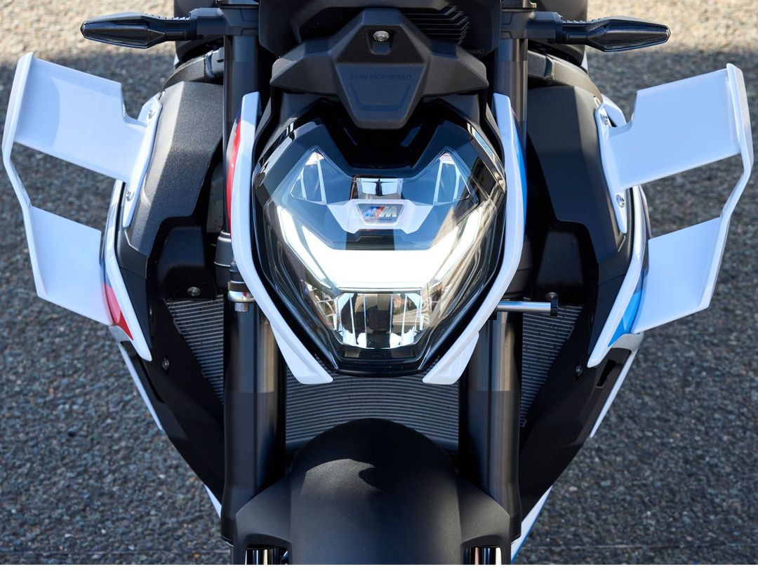 2023 BMW M 1000 R winglets