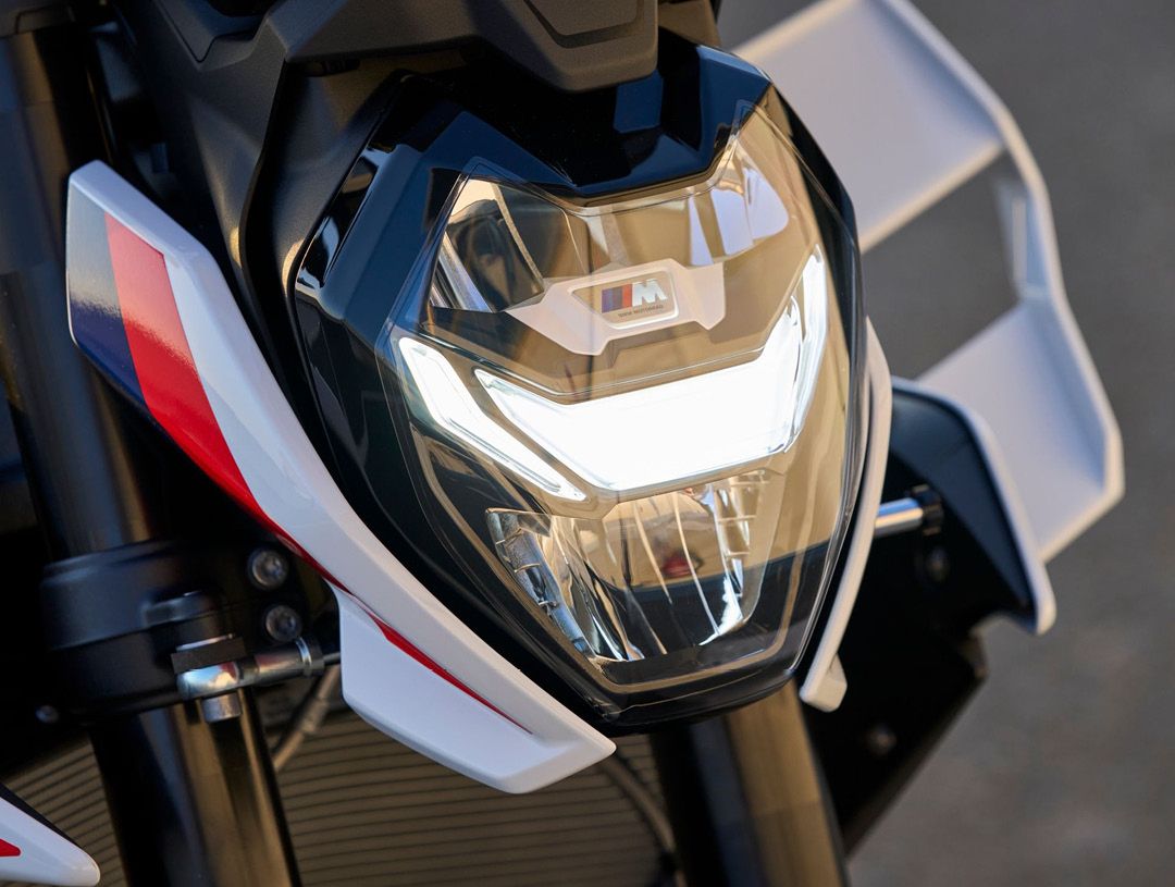 2023 BMW M 1000 R headlight