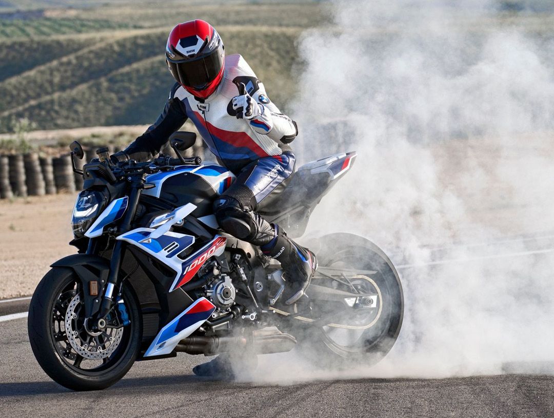 2023 BMW M 1000 R burnout