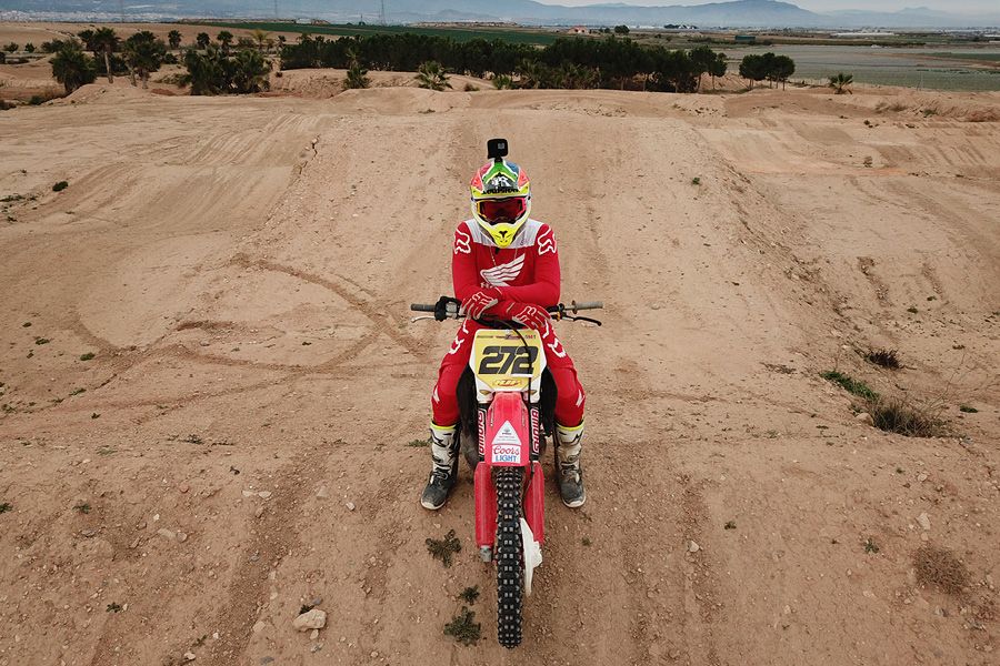 Neville Bradshaw on his Honda CR500 at a Supercross circuit