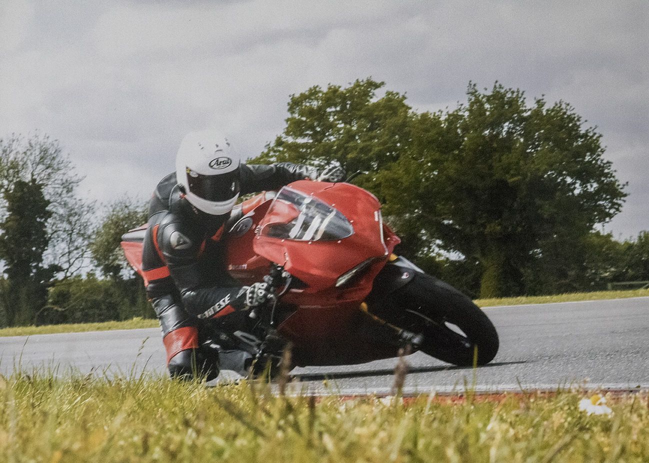 Ducati 1299S Panigale Knee Down