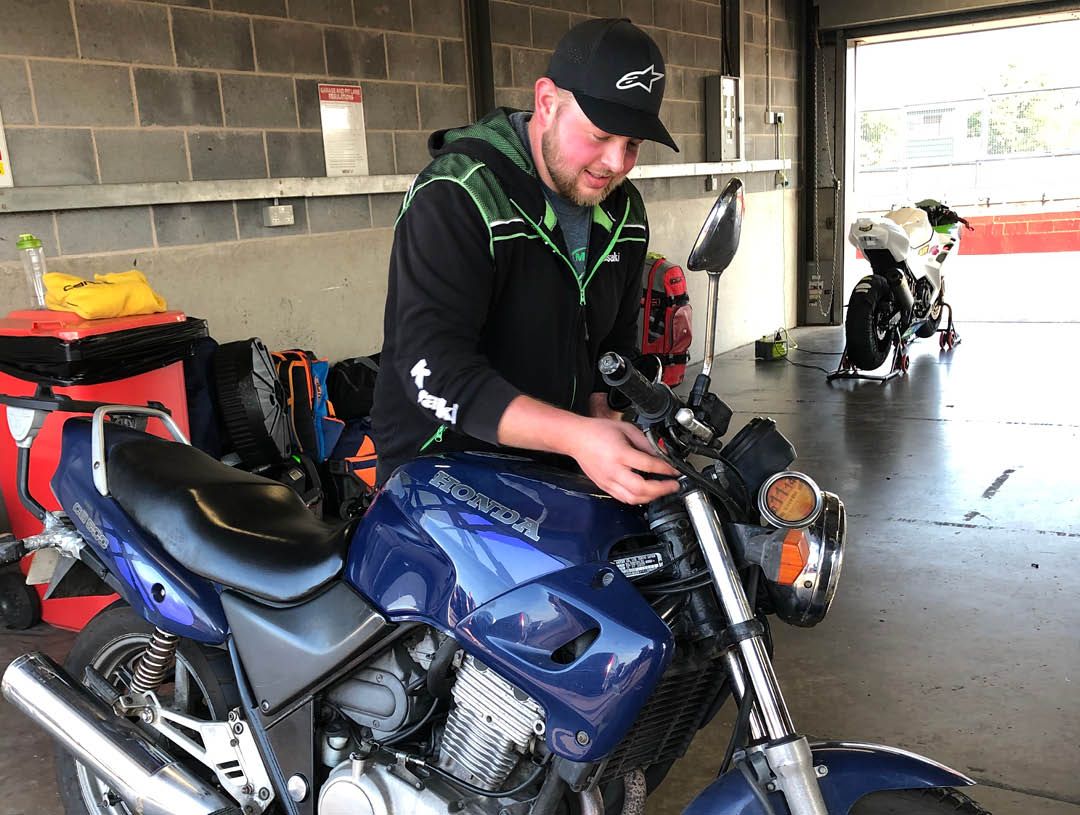 BeMoto Project Honda CB500 Donington Park Dale Extance image by Tim Keeton / Impact Images