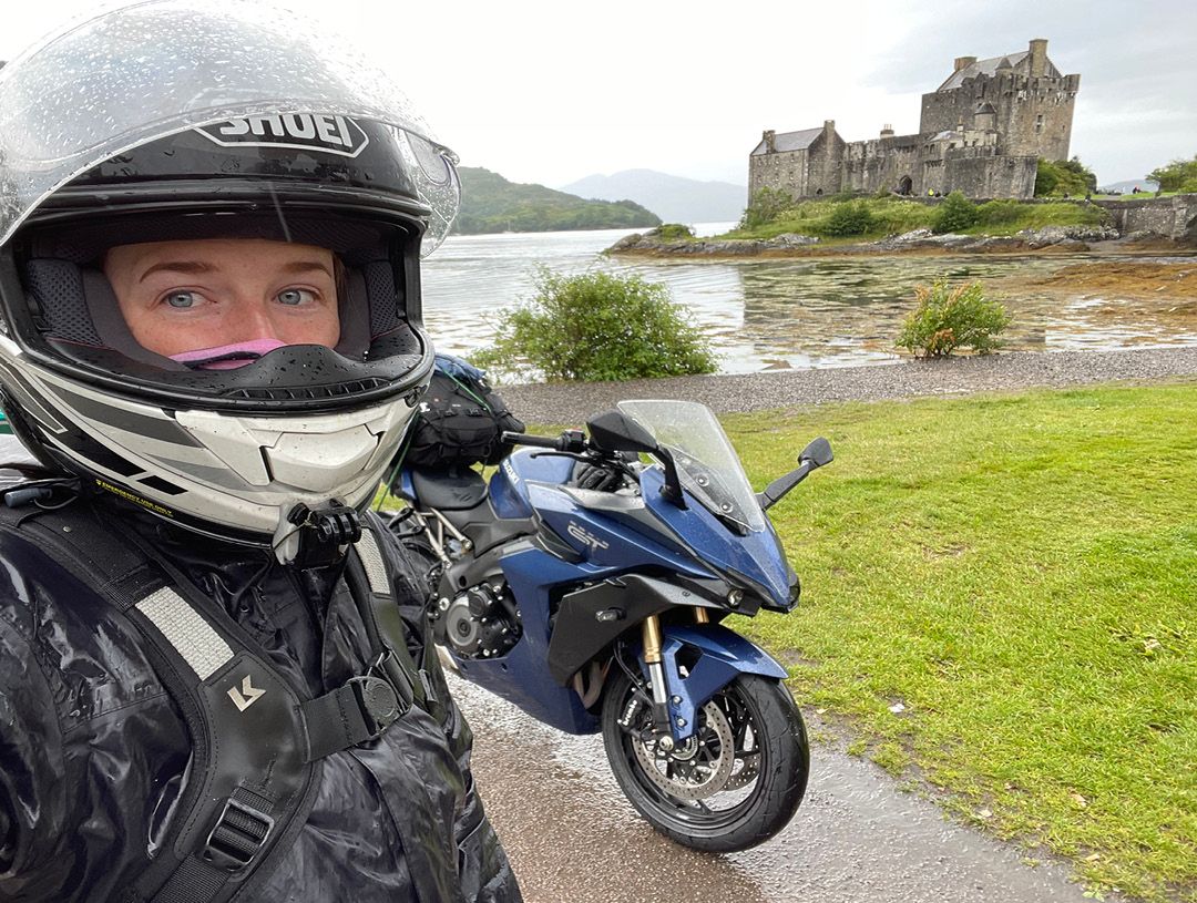 R1Liz Suzuki GSXS-1000GT Eilean Donan Castle