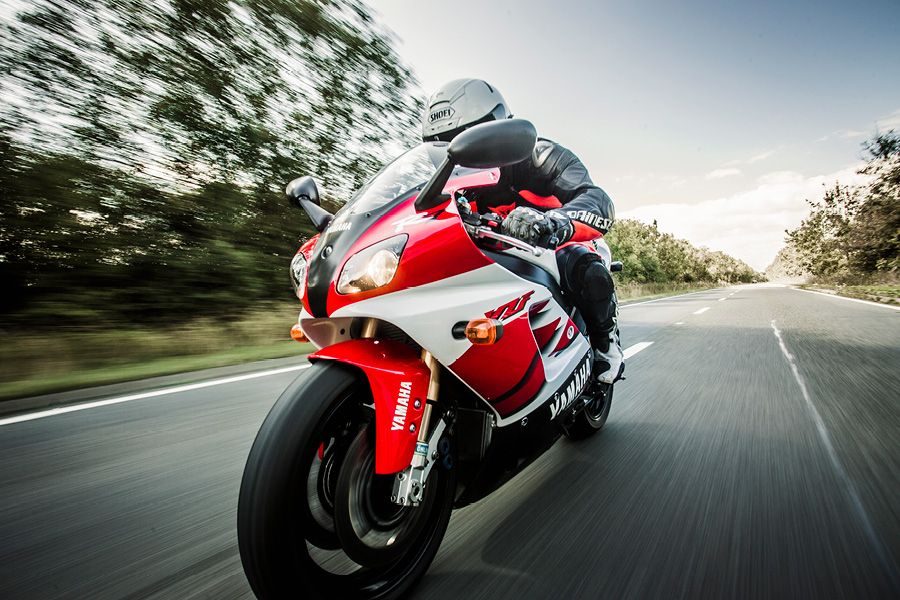 Yamaha YZF-R7 front view whilst riding on the road