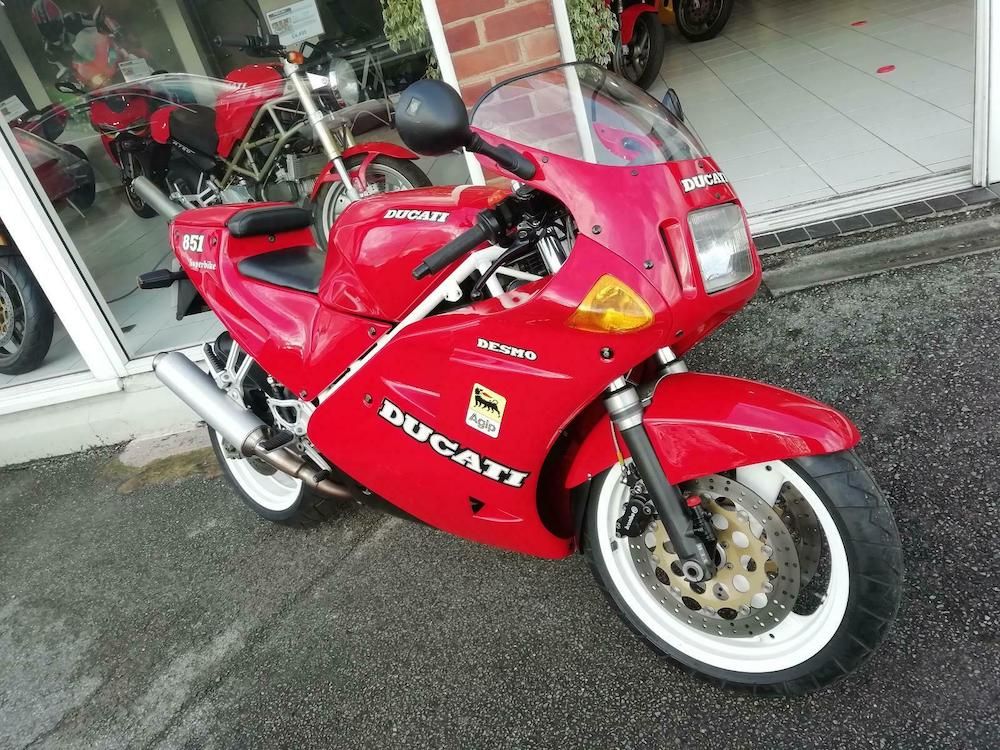 Ducati 851 red static photo front three quarter angle 