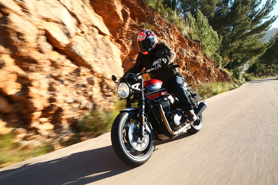 Triumph Speed Twin 2019 in red