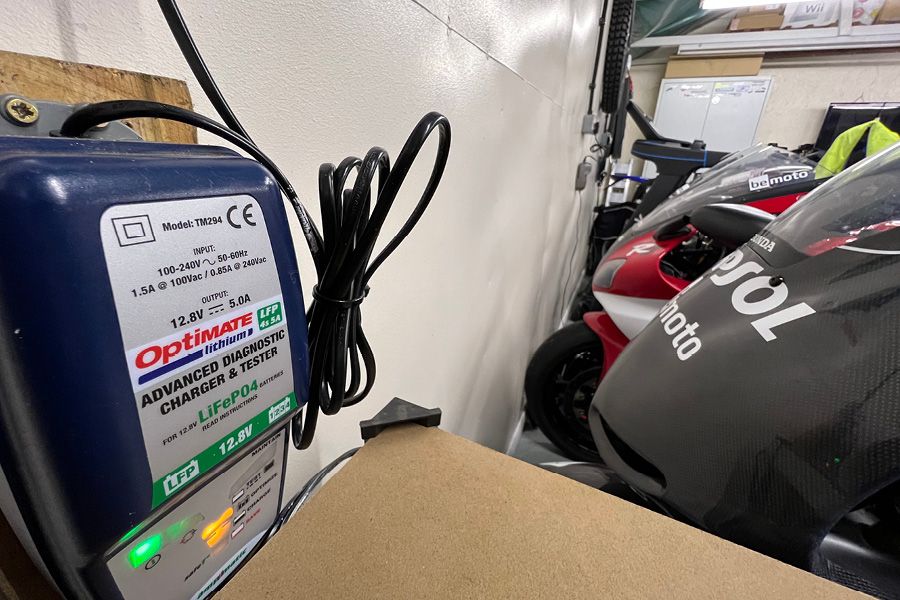 Optimate smart charger with BeMoto Fireblade