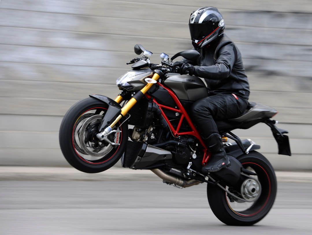 Ducati Streetfighter wheelie left side