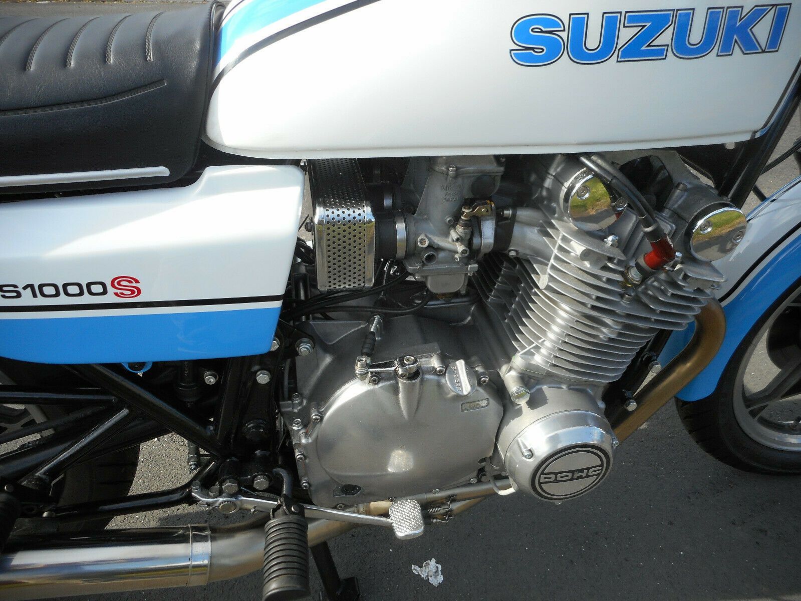 Ride side static photo of a Suzuki GS 1000 S engine