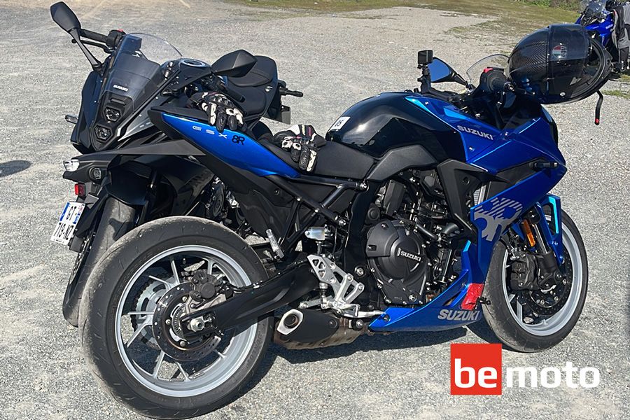 Suzuki GSX-8R in blue parked on the roadside