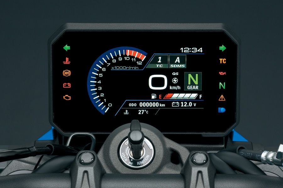 Suzuki GSX-8S TFT display clocks