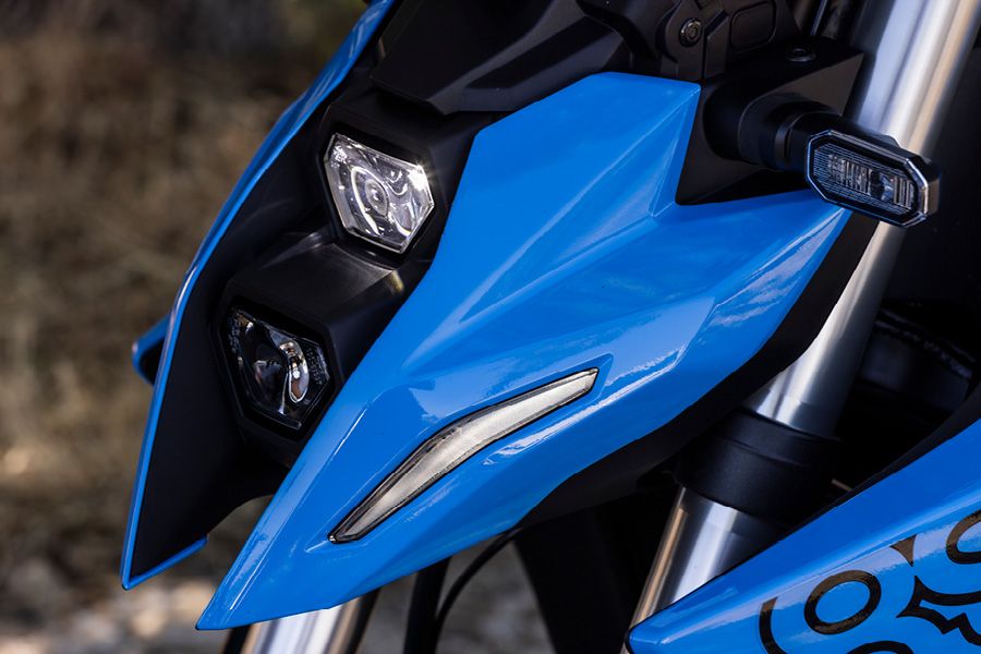 Suzuki GSX-8S headlight