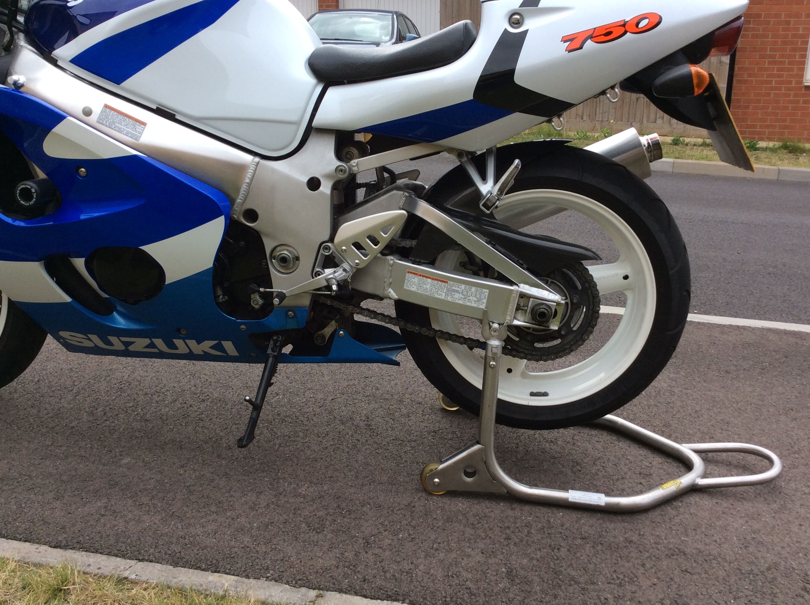 SUZUKI GSX-R750 SRAD Rear Wheel