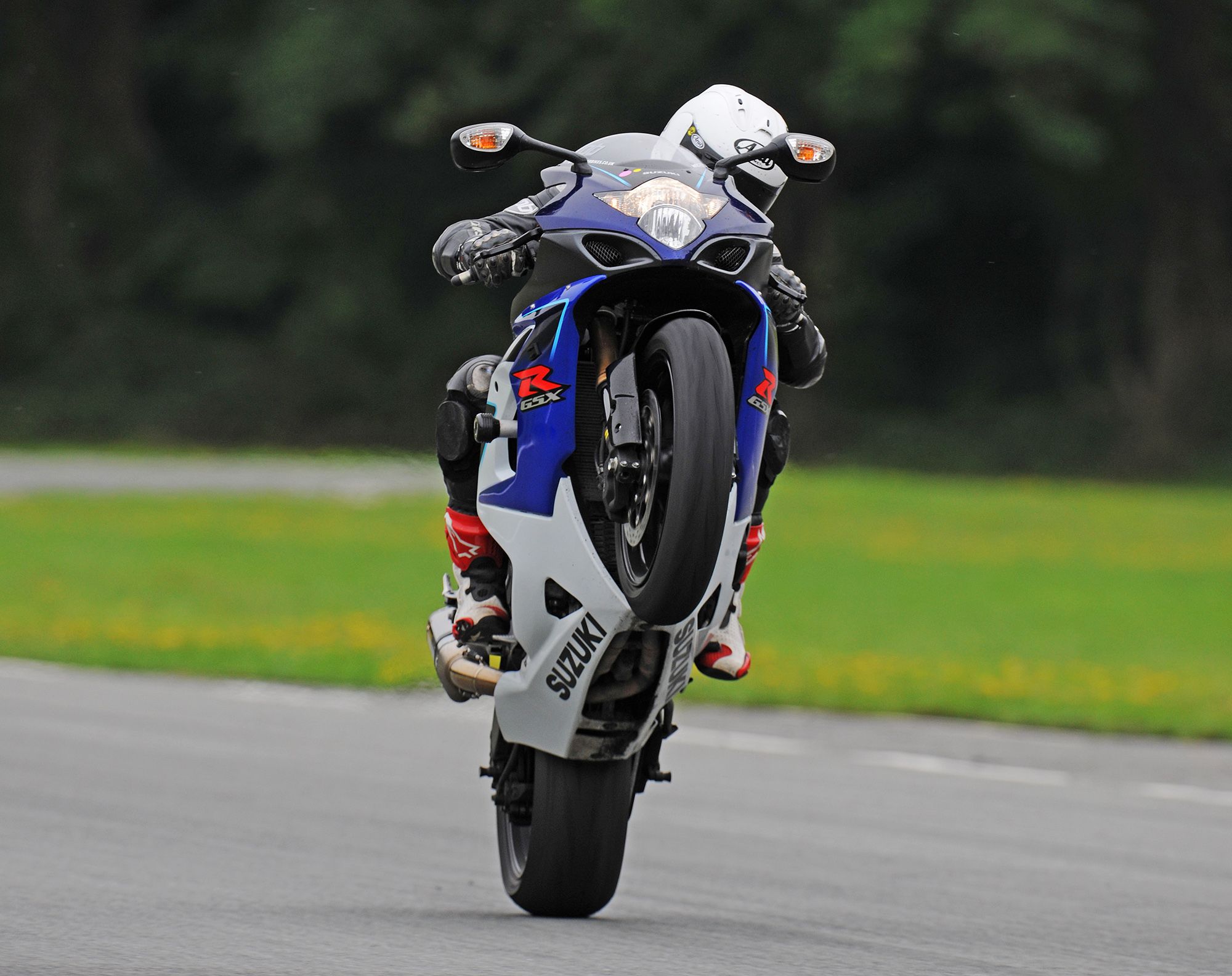 Suzuki GSX-R1000 K5 wheelie