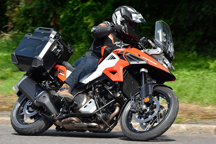 Suzuki V-Strom 1050 XT cornering