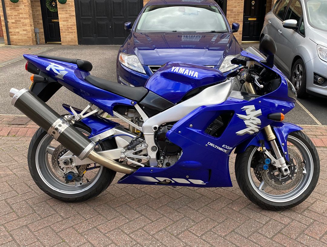 Yamaha R1 (1999) 4XV blue right side