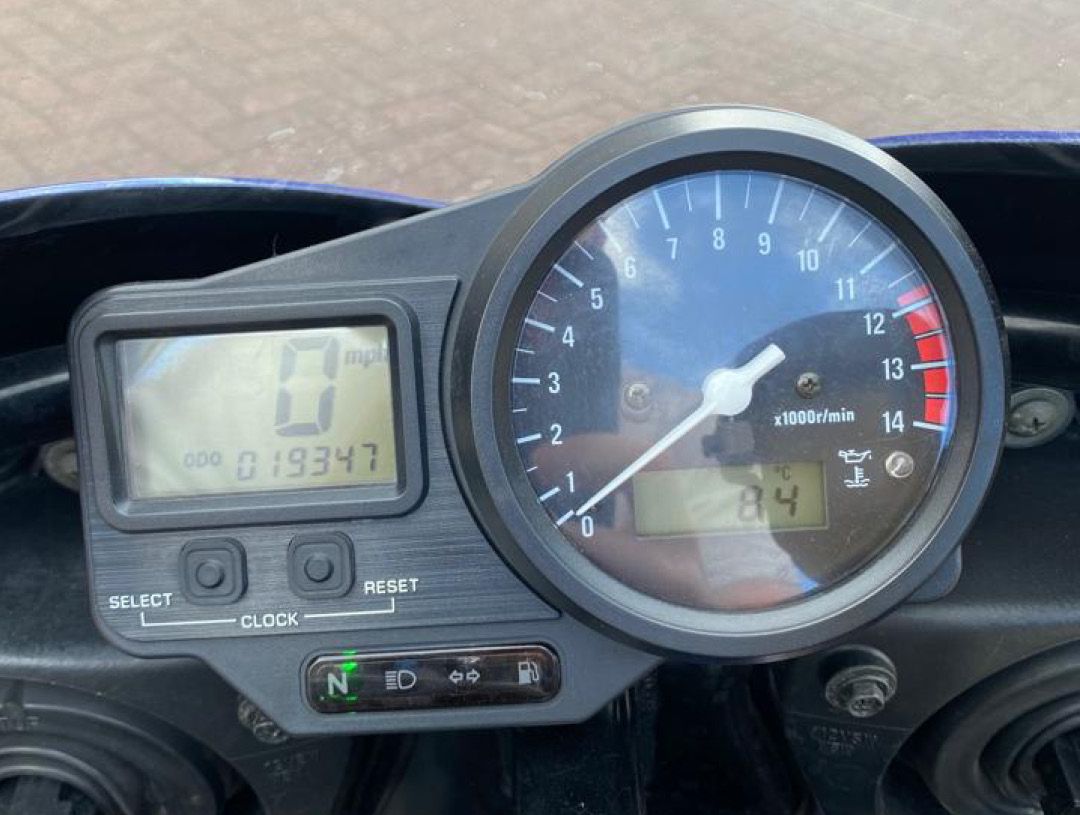 Yamaha R1 (1999) 4XV blue clocks rev counter speedo