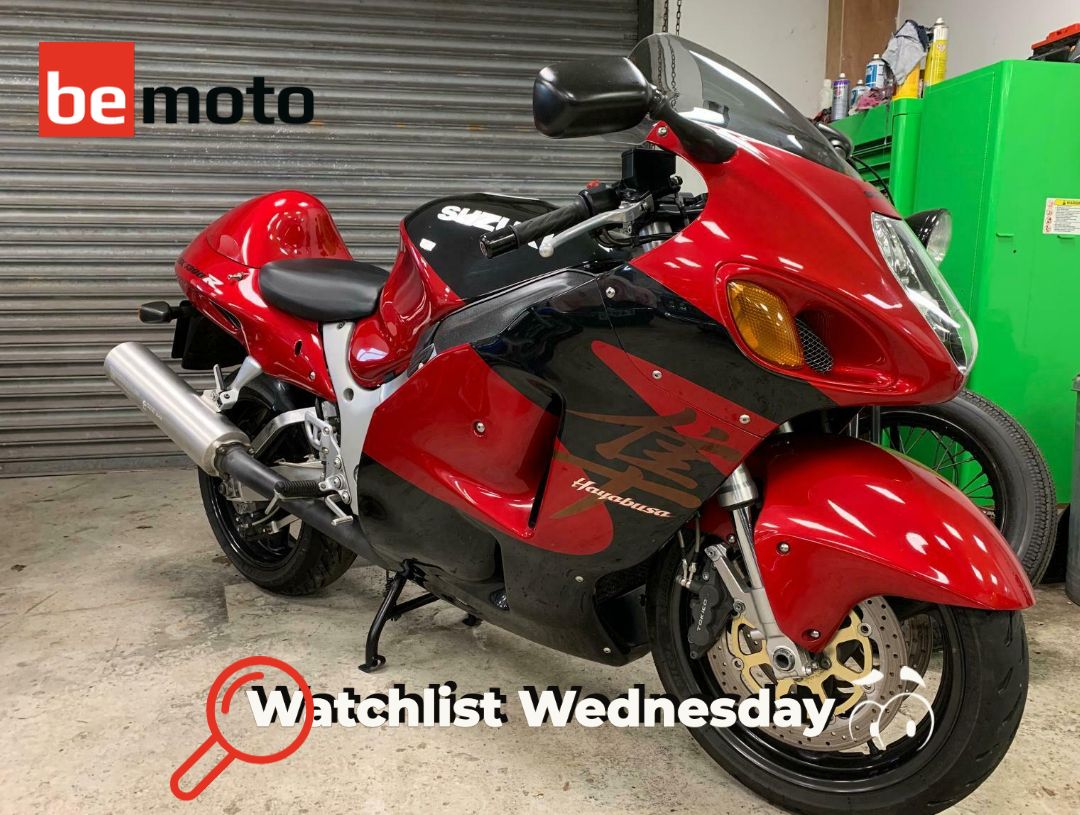 Suzuki Hayabusa GSX1300R 1999 red black right side