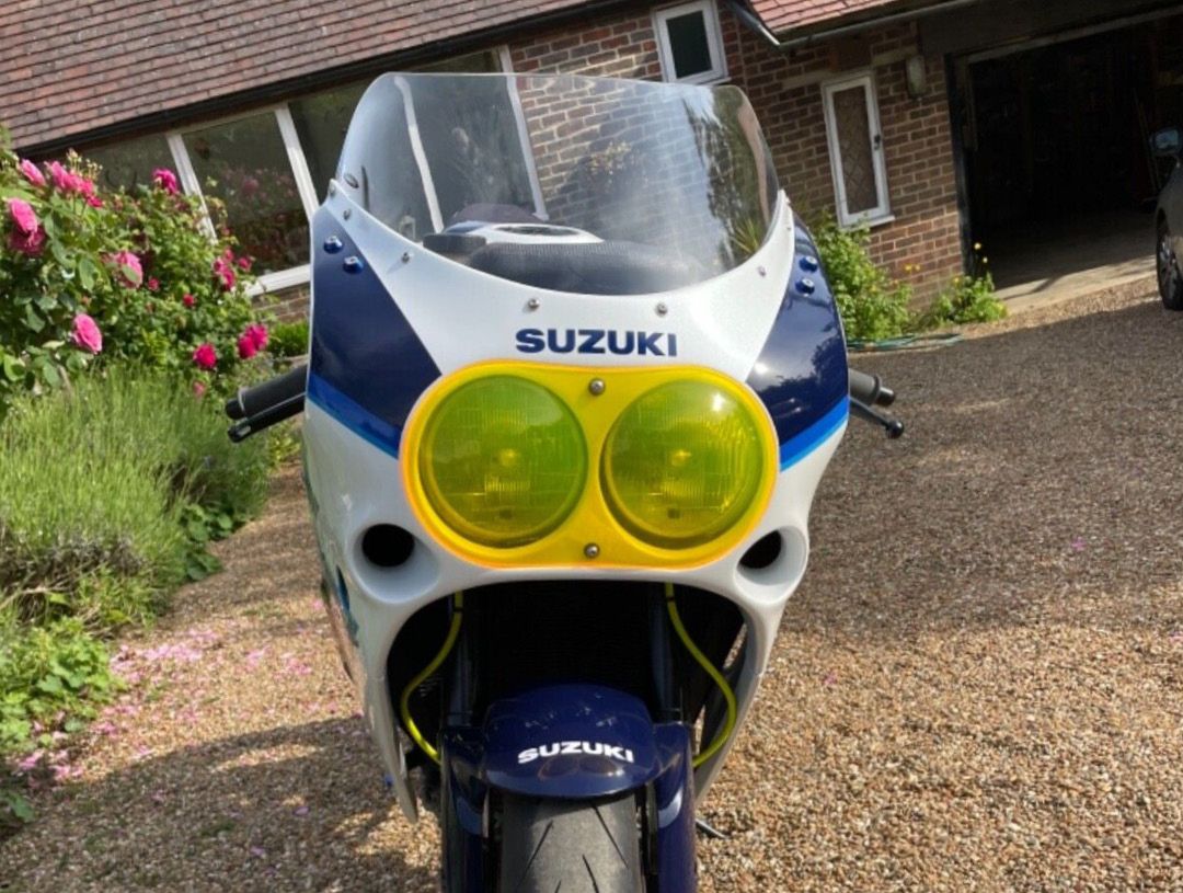 Suzuki GSX-R1000+100 front view