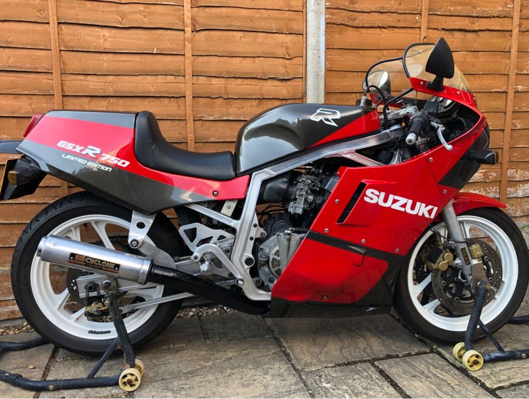 Suzuki GSX-R750R GR71G right hand side