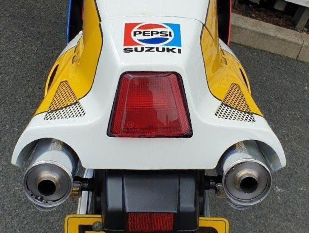 Pepsi Suzuki RG500 Kevin Schwantz exhausts seat