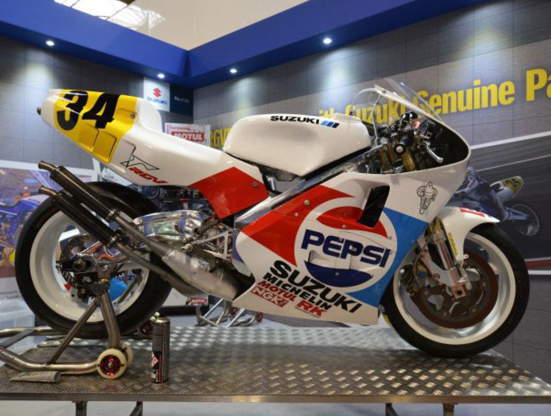 Pepsi Suzuki RGV500 Kevin Schwantz right side